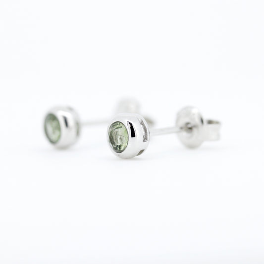 モルダバイト シルバーピアス 5×5mm SEMDV-005-1