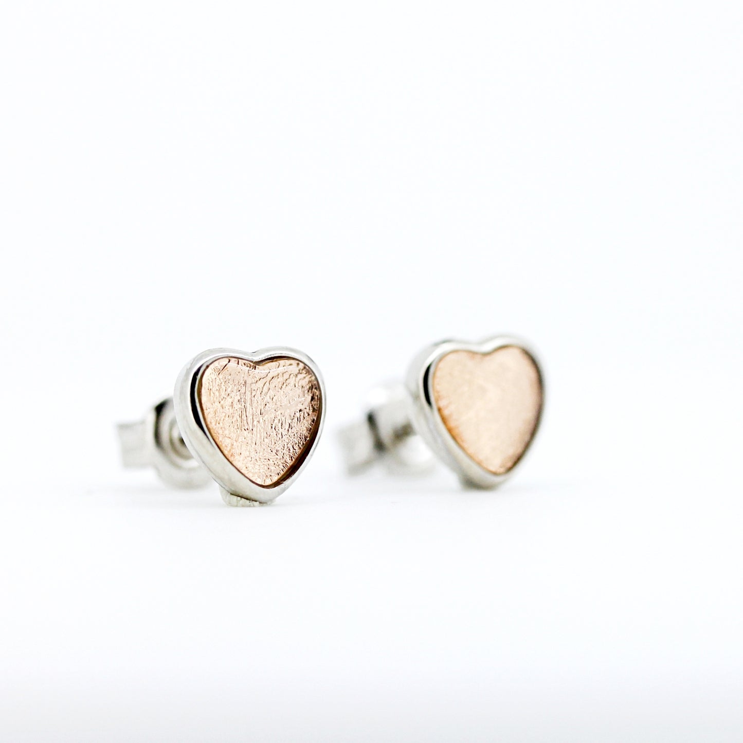 ムオニオナルスタ隕石 シルバースタッドピアス (ハート型) 2カラー 8×8mm SEMT-HEART
